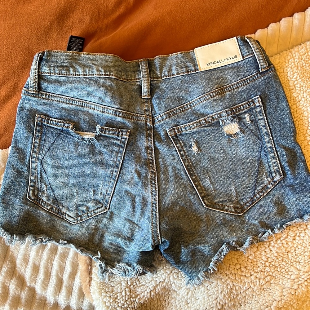 Size 3/26 Kendall Kylie jean shorts